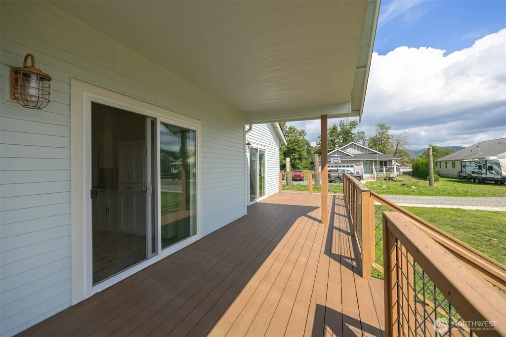 533 Second Street Sumas WA 98295