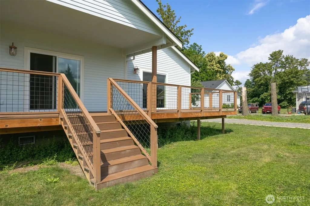 533 Second Street Sumas WA 98295