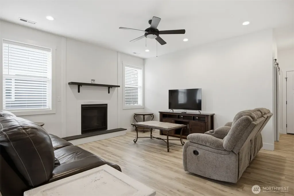533 Second Street Sumas WA 98295