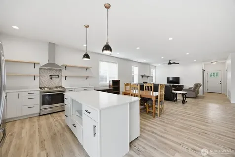 533 Second Street Sumas WA 98295