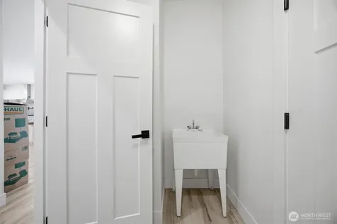 533 Second Street Sumas WA 98295