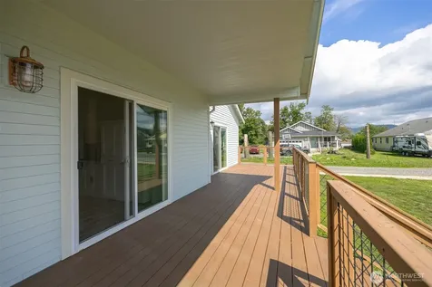 533 Second Street Sumas WA 98295