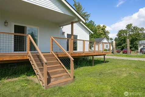 533 Second Street Sumas WA 98295