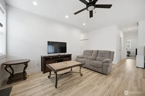 533 Second Street Sumas WA 98295