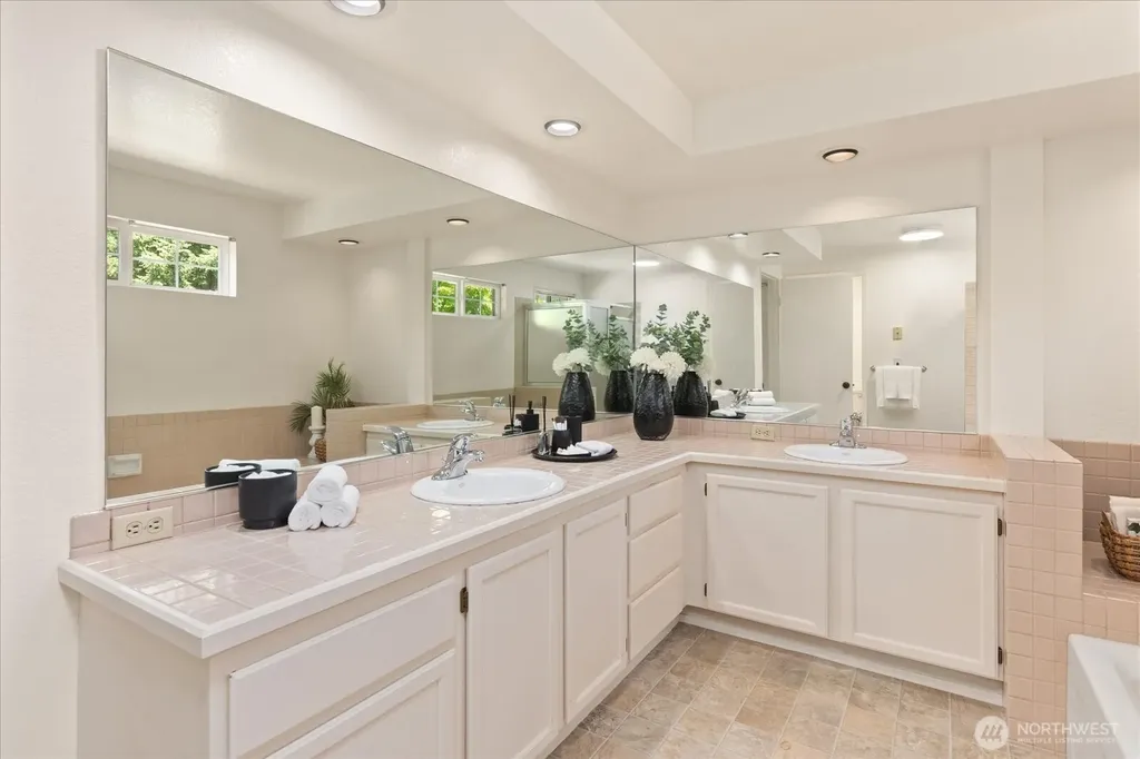 6631 114th Avenue SE Bellevue WA 98006