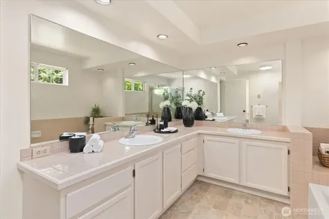 6631 114th Avenue SE Bellevue WA 98006