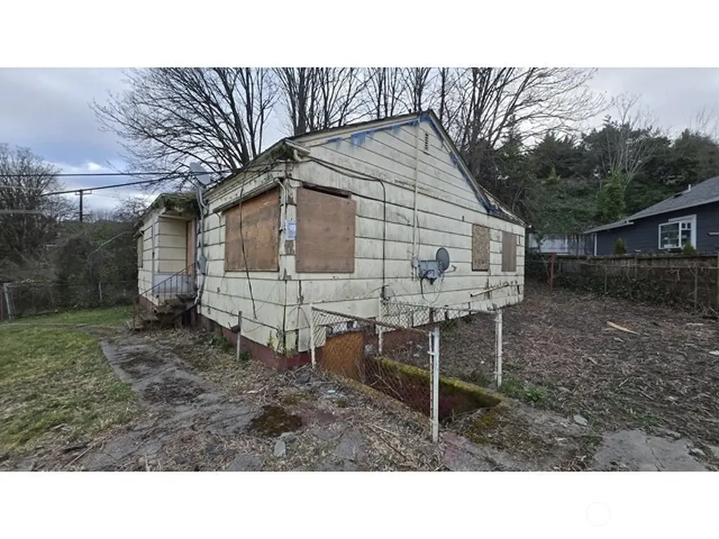 4010 22nd Avenue SW Seattle WA 98106