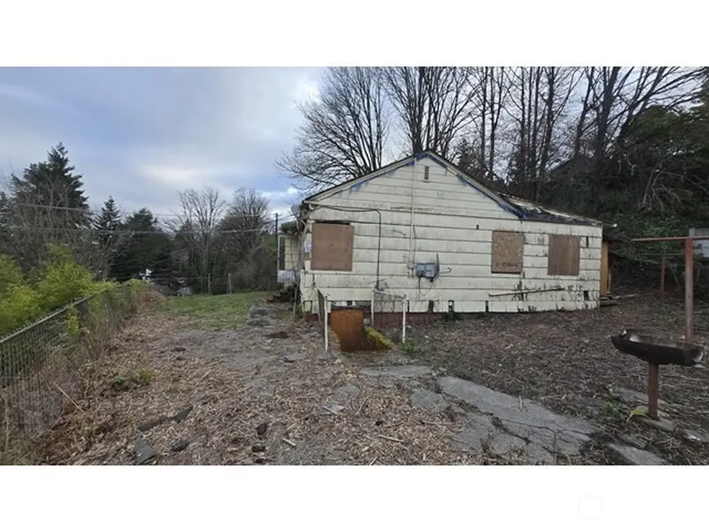 4010 22nd Avenue SW Seattle WA 98106