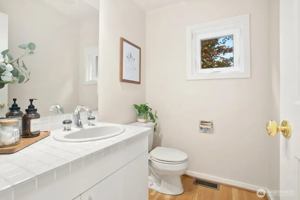 1117 W Blaine Street Seattle WA 98119