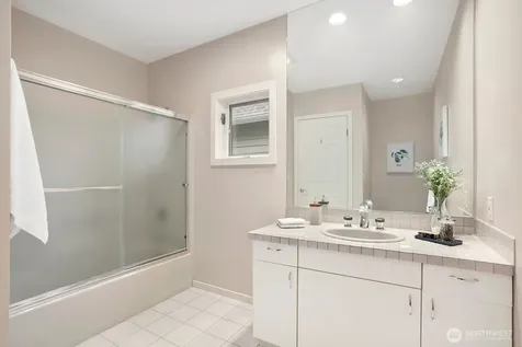 1117 W Blaine Street Seattle WA 98119