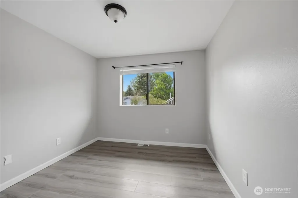 2618 379th Place Federal Way WA 98003