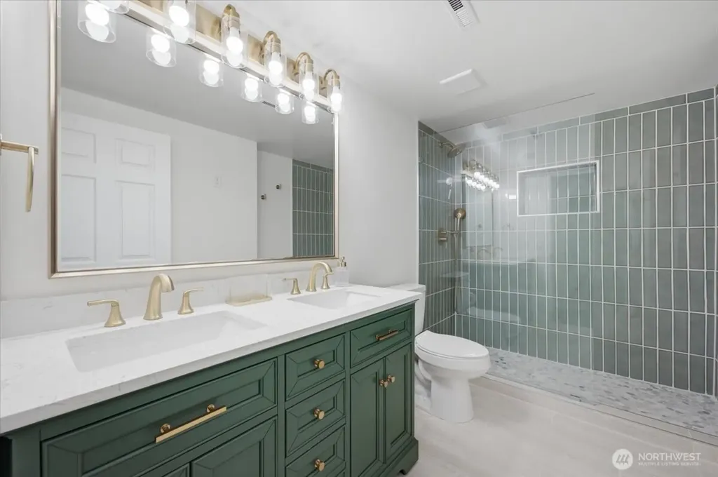 2618 379th Place Federal Way WA 98003