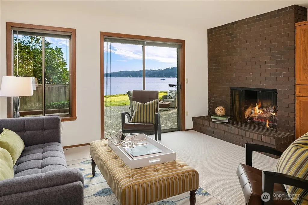 11055 SE Lake Road Bellevue WA 98004