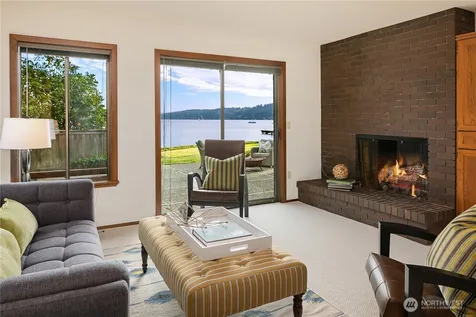 11055 SE Lake Road Bellevue WA 98004
