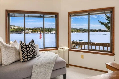 11055 SE Lake Road Bellevue WA 98004
