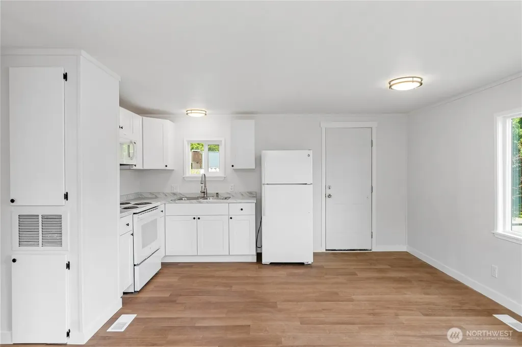 1019 Standford Drive Cosmopolis WA 98537