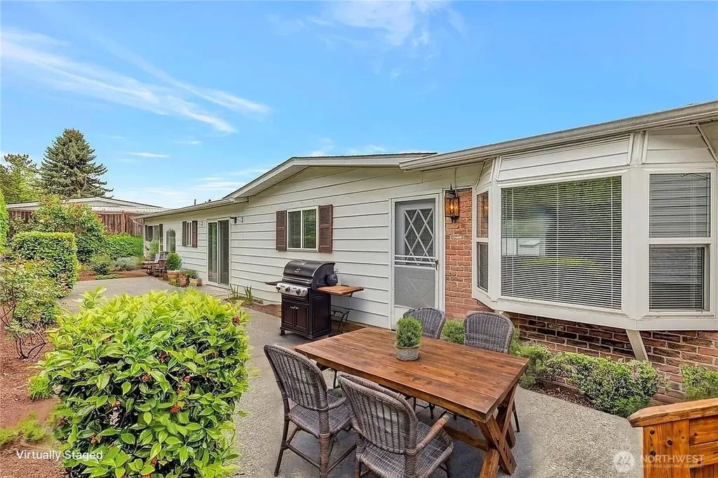 17044 Woodcrest Drive NE Bothell WA 98011
