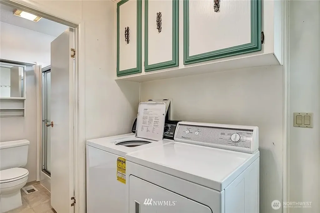 17044 Woodcrest Drive NE Bothell WA 98011