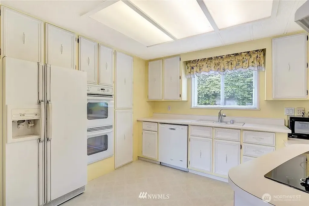 17044 Woodcrest Drive NE Bothell WA 98011