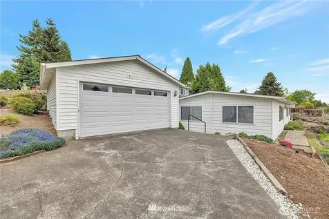 17044 Woodcrest Drive NE Bothell WA 98011
