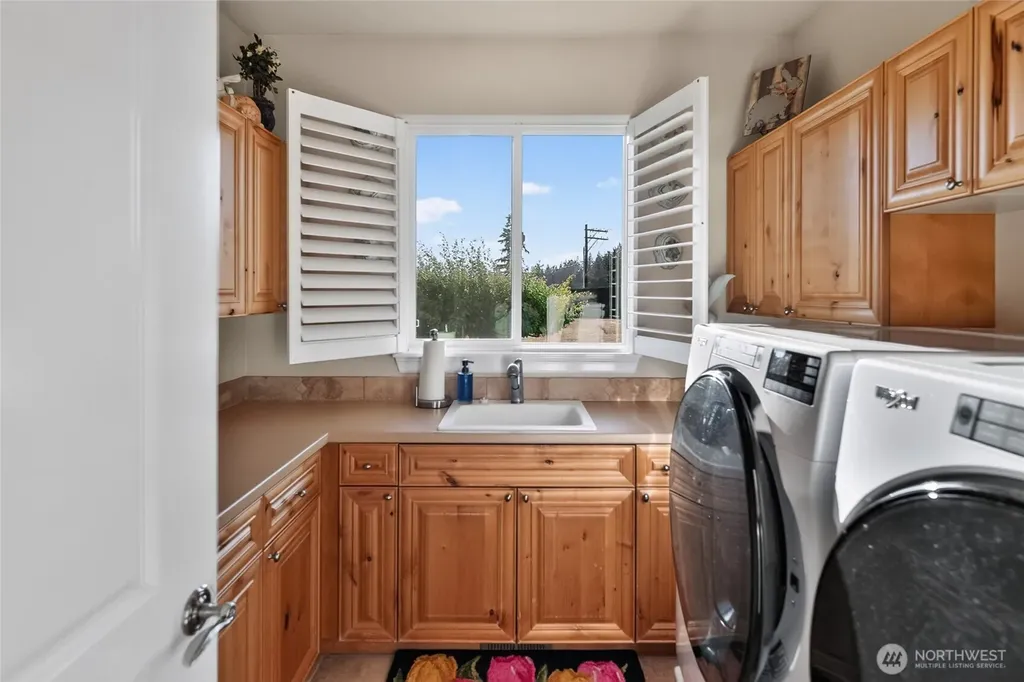 31 E Bedinger Road Sequim WA 98382