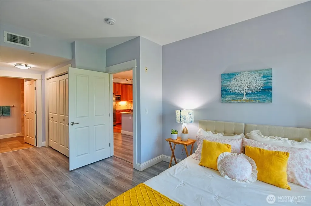18707 SE Newport Way Issaquah WA 98027