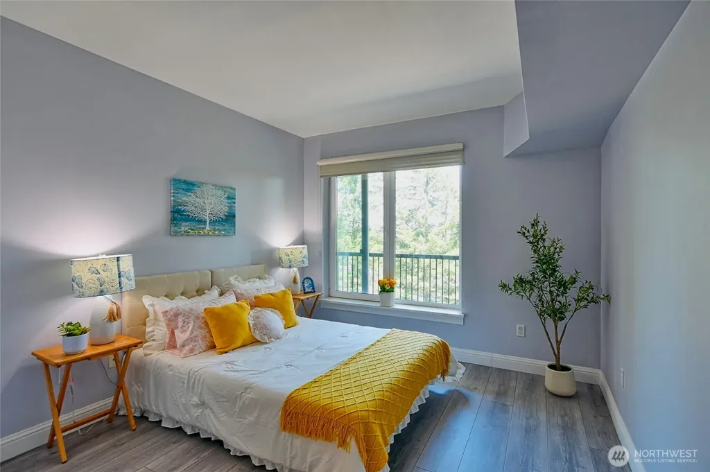 18707 SE Newport Way Issaquah WA 98027