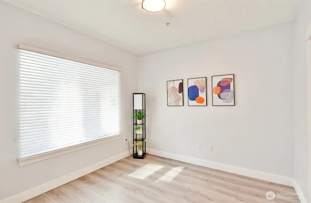 18707 SE Newport Way Issaquah WA 98027