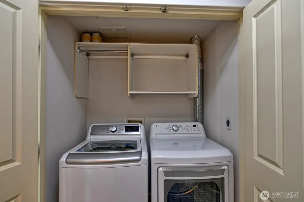 18707 SE Newport Way Issaquah WA 98027