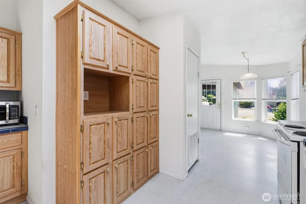 627 Andrew Drive Burlington WA 98233