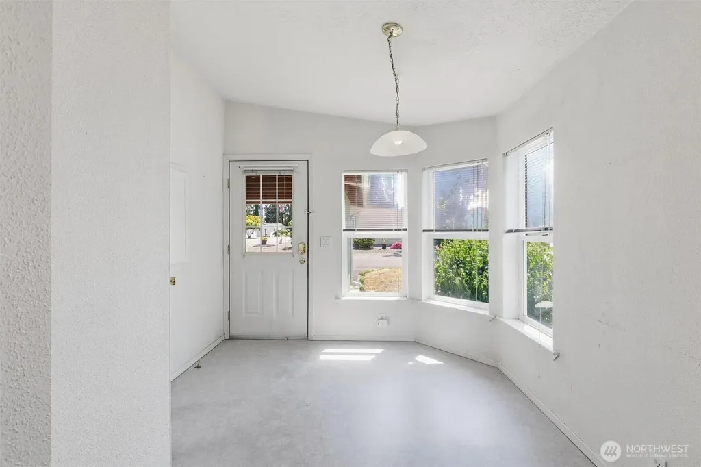 627 Andrew Drive Burlington WA 98233