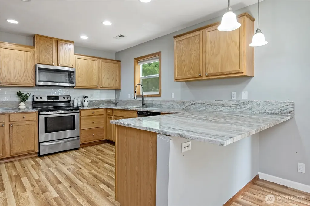 908 Daffodil Avenue NE Orting WA 98360