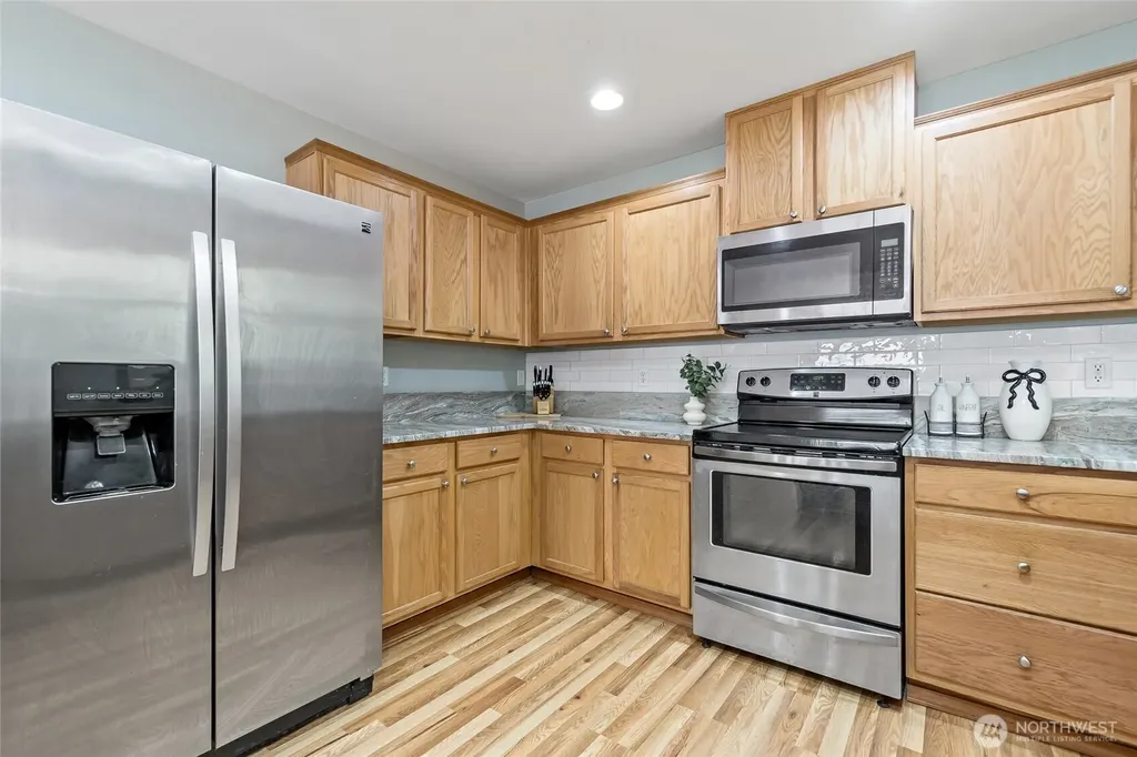 908 Daffodil Avenue NE Orting WA 98360