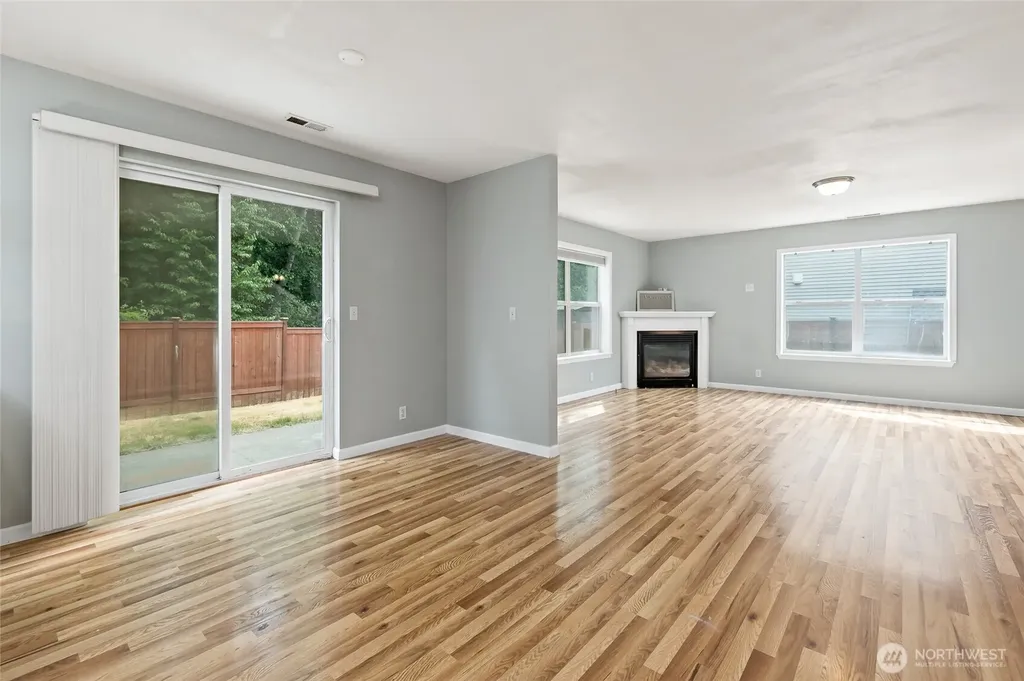 908 Daffodil Avenue NE Orting WA 98360