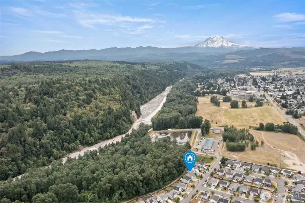 908 Daffodil Avenue NE Orting WA 98360
