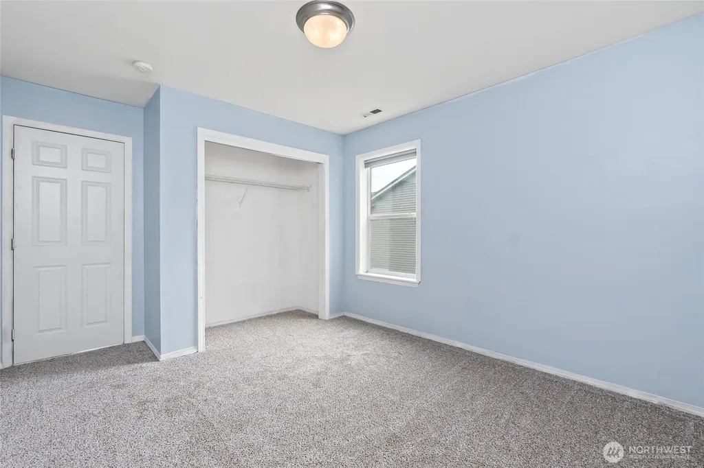 908 Daffodil Avenue NE Orting WA 98360