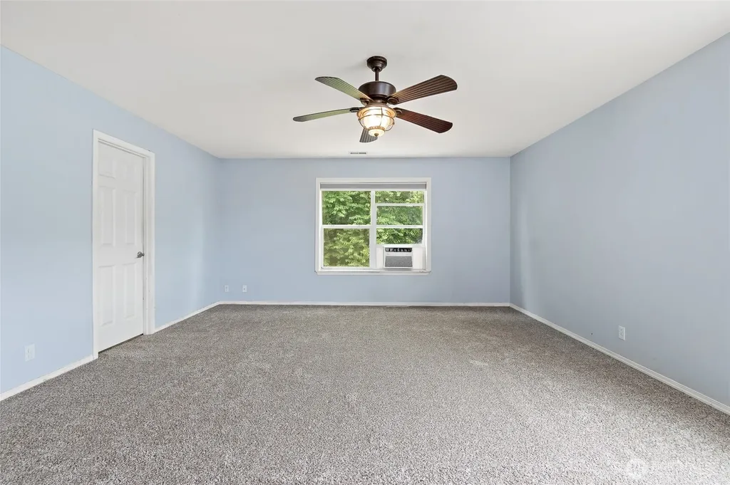 908 Daffodil Avenue NE Orting WA 98360