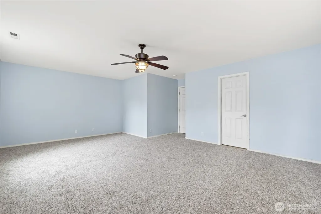 908 Daffodil Avenue NE Orting WA 98360