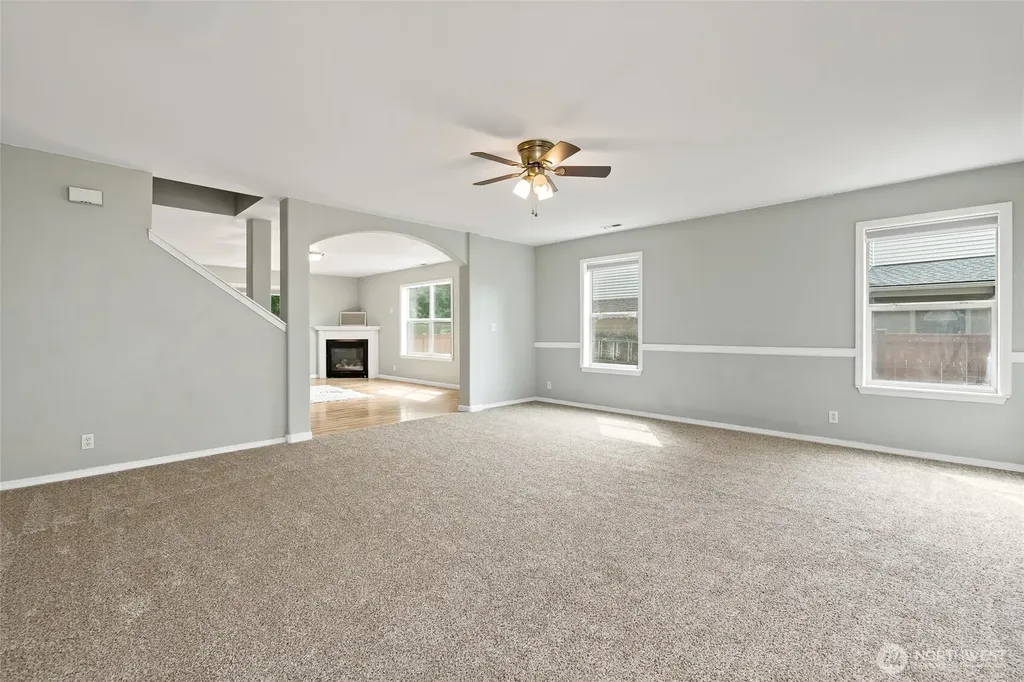 908 Daffodil Avenue NE Orting WA 98360
