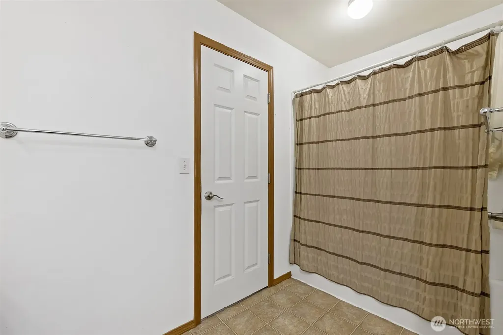 908 Daffodil Avenue NE Orting WA 98360