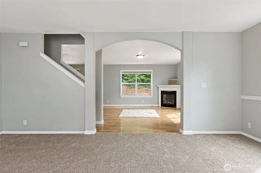 908 Daffodil Avenue NE Orting WA 98360