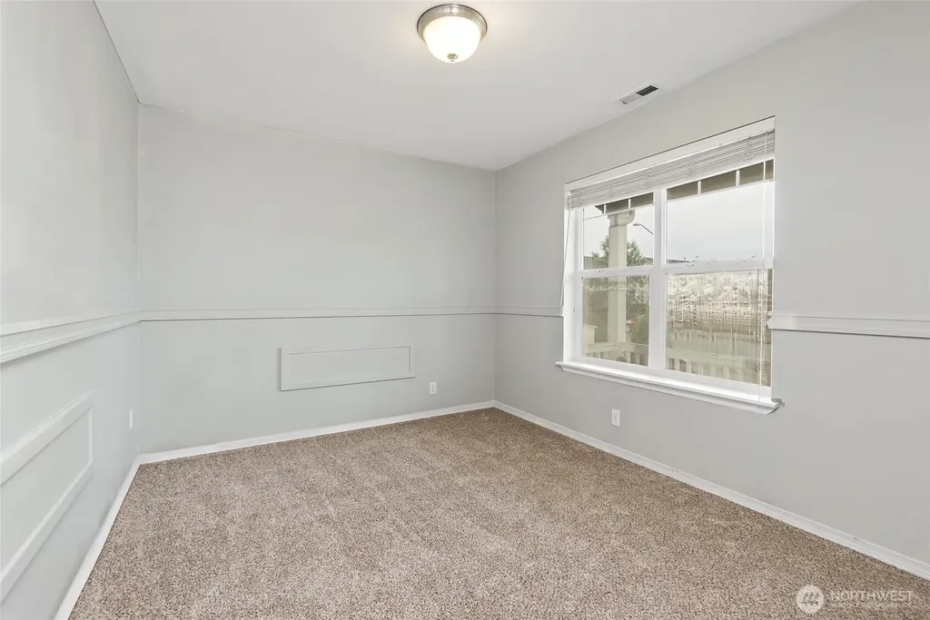908 Daffodil Avenue NE Orting WA 98360