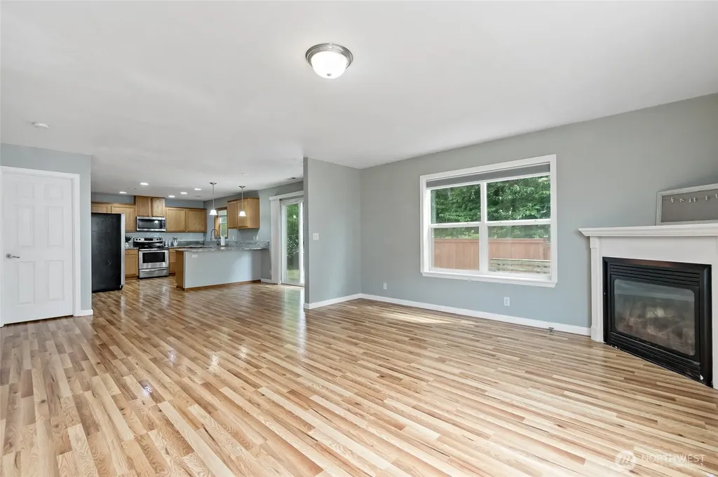 908 Daffodil Avenue NE Orting WA 98360