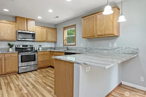 908 Daffodil Avenue NE Orting WA 98360