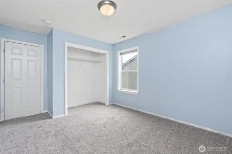 908 Daffodil Avenue NE Orting WA 98360