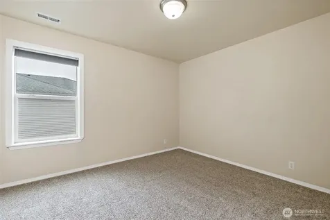 908 Daffodil Avenue NE Orting WA 98360