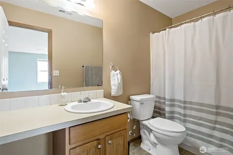 908 Daffodil Avenue NE Orting WA 98360