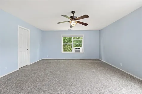 908 Daffodil Avenue NE Orting WA 98360