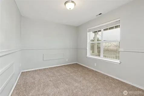 908 Daffodil Avenue NE Orting WA 98360
