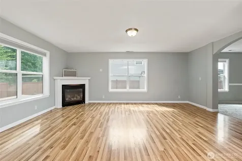 908 Daffodil Avenue NE Orting WA 98360